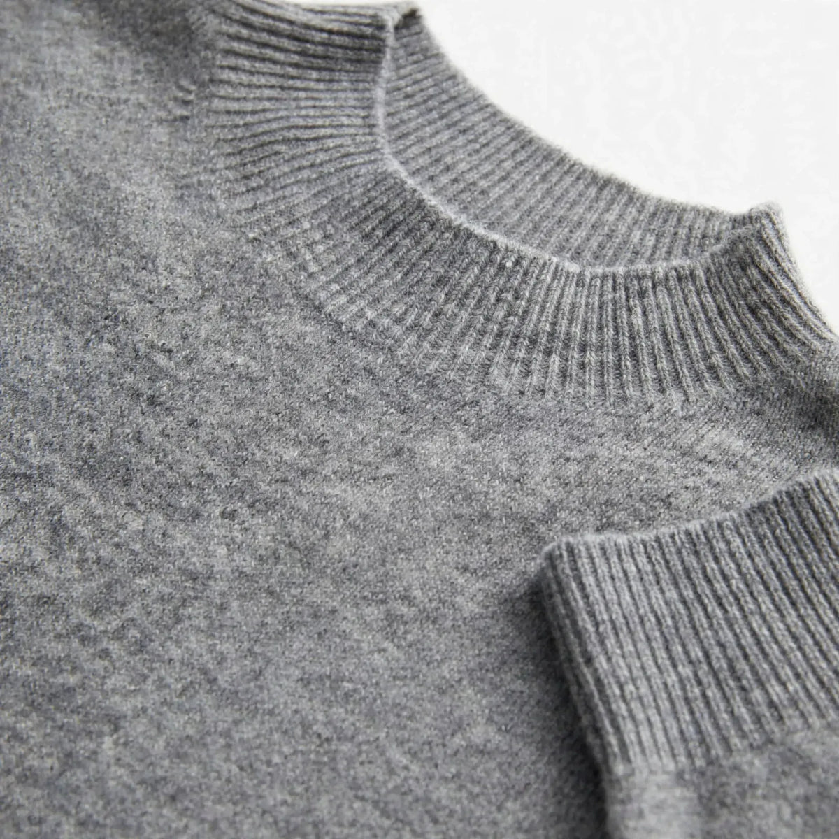 Esmire - Women's Knitted Mock Neck Jumper